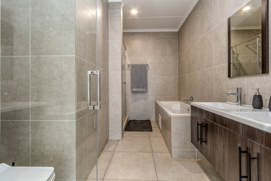 2 Bedroom Property for Sale in Greenstone Hill Gauteng