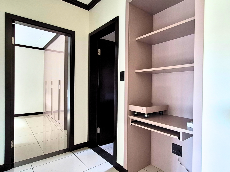 To Let 2 Bedroom Property for Rent in Blue Hills Gauteng
