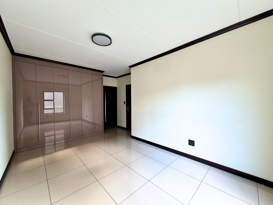 To Let 2 Bedroom Property for Rent in Blue Hills Gauteng
