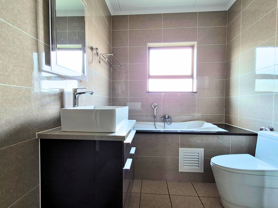 To Let 2 Bedroom Property for Rent in Blue Hills Gauteng