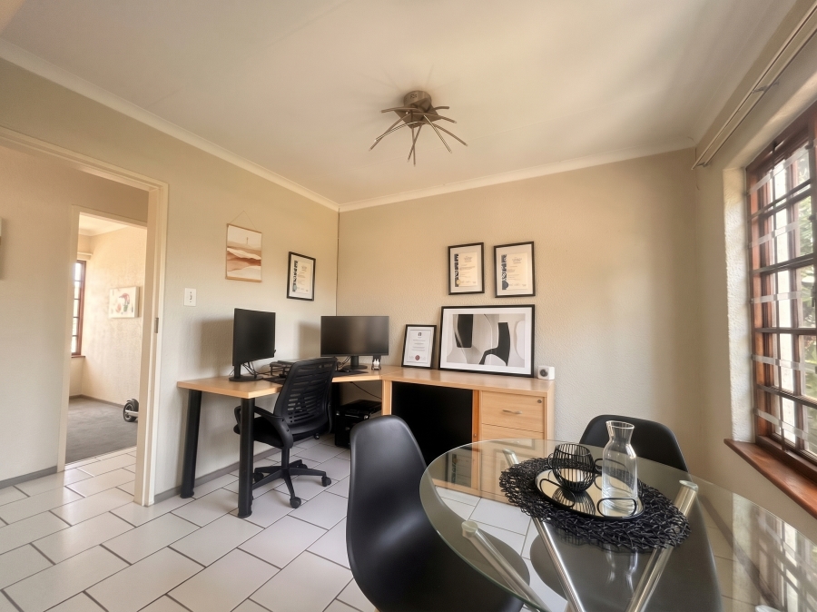 2 Bedroom Property for Sale in Lonehill Gauteng
