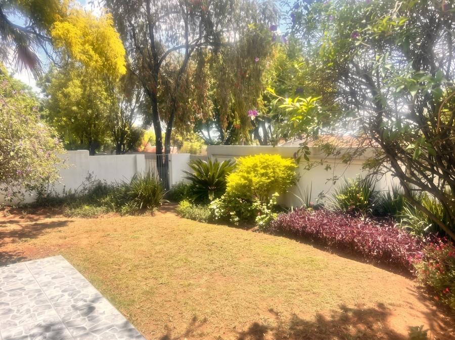2 Bedroom Property for Sale in Lonehill Gauteng