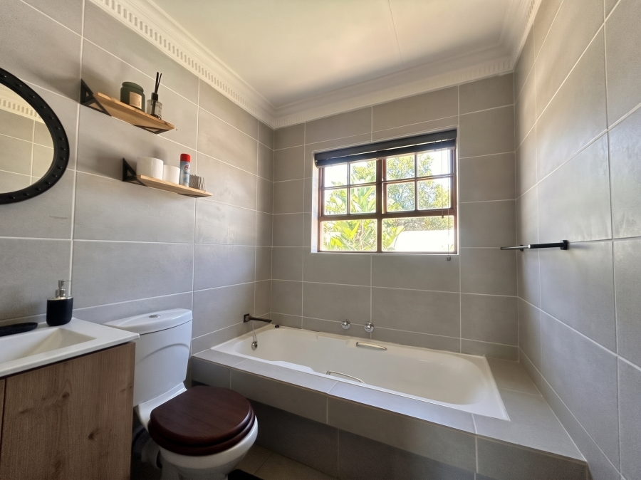 2 Bedroom Property for Sale in Lonehill Gauteng