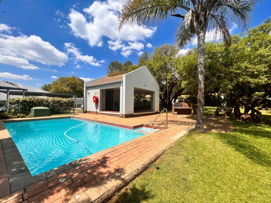 2 Bedroom Property for Sale in Lonehill Gauteng
