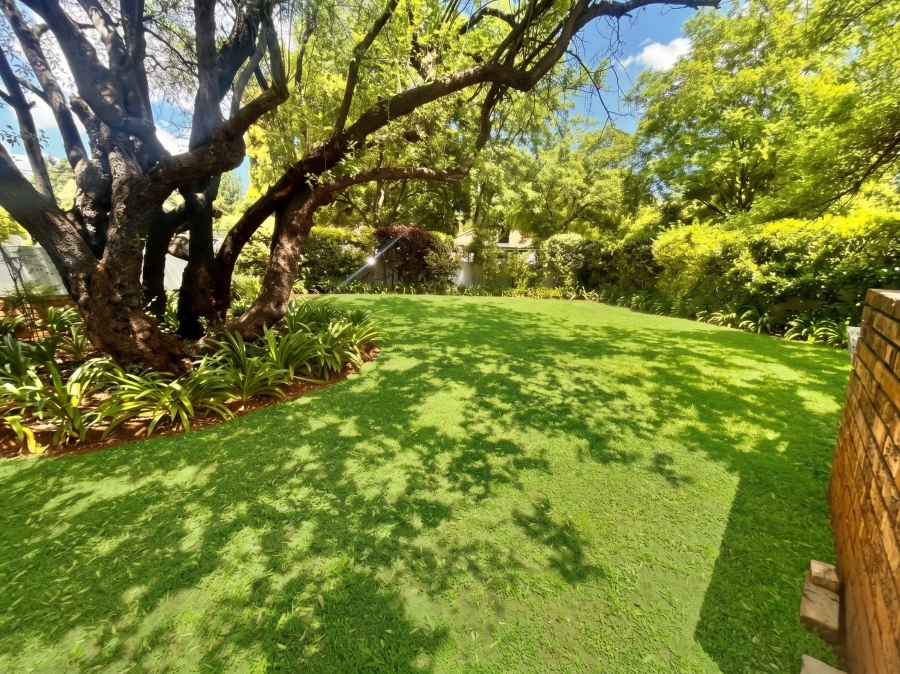 2 Bedroom Property for Sale in Lonehill Gauteng