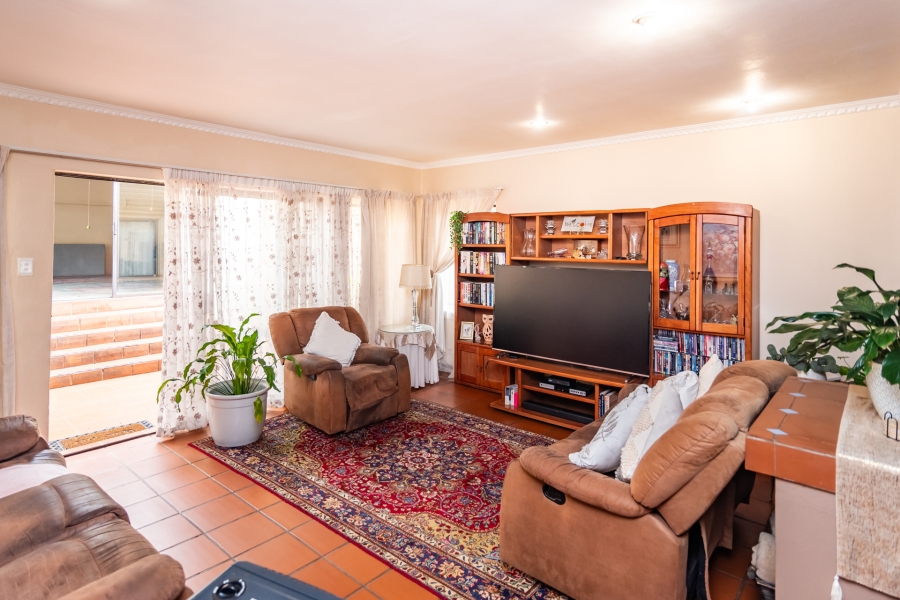 3 Bedroom Property for Sale in Faerie Glen Gauteng