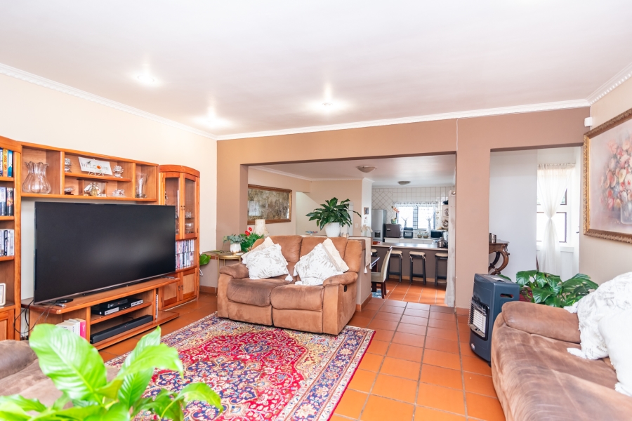 3 Bedroom Property for Sale in Faerie Glen Gauteng
