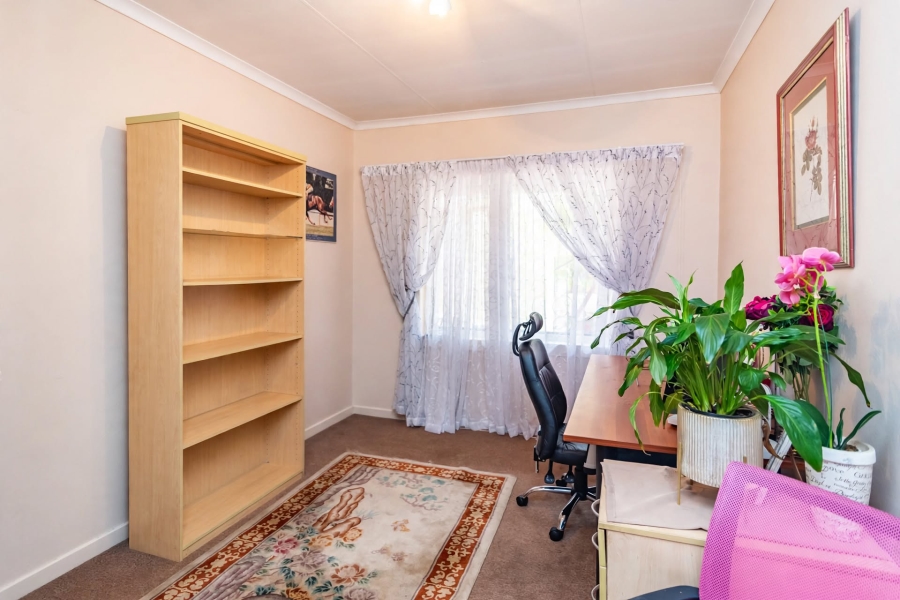 3 Bedroom Property for Sale in Faerie Glen Gauteng