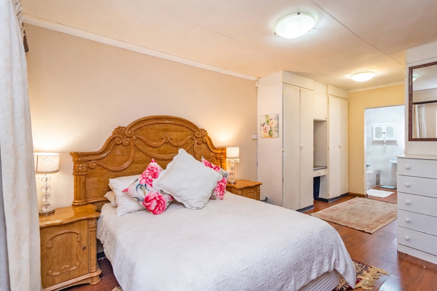 3 Bedroom Property for Sale in Faerie Glen Gauteng