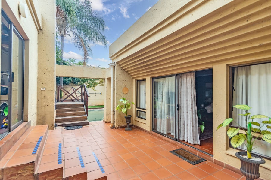 3 Bedroom Property for Sale in Faerie Glen Gauteng