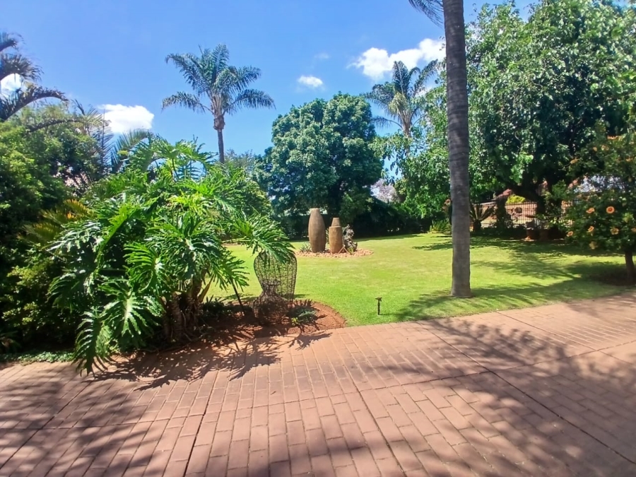 7 Bedroom Property for Sale in Theresa Park Gauteng