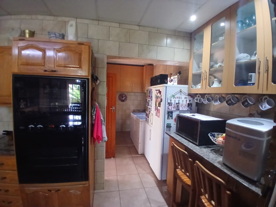 7 Bedroom Property for Sale in Theresa Park Gauteng
