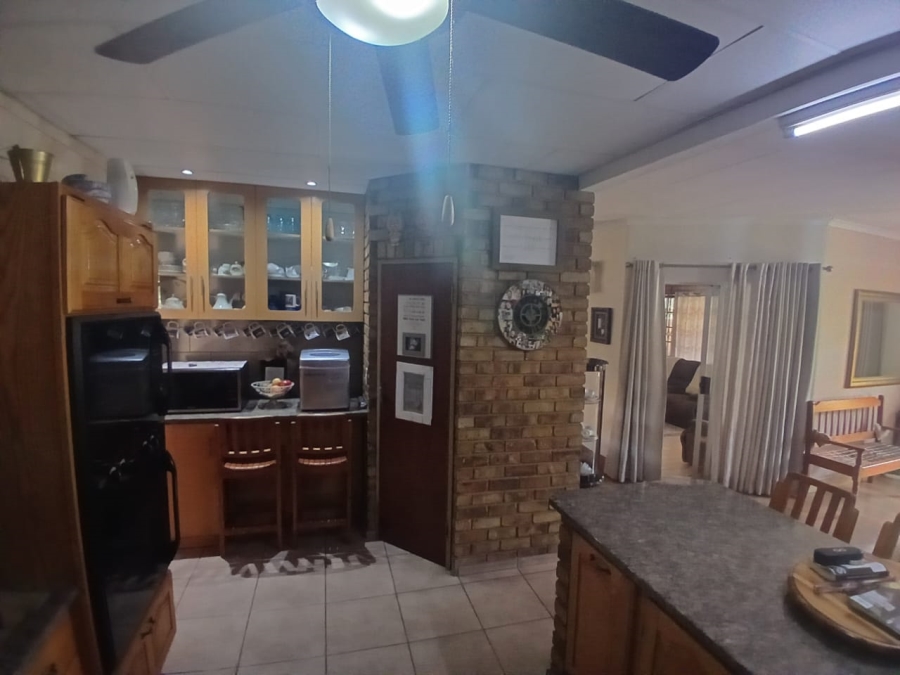 7 Bedroom Property for Sale in Theresa Park Gauteng