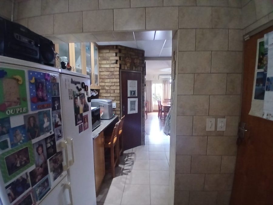 7 Bedroom Property for Sale in Theresa Park Gauteng