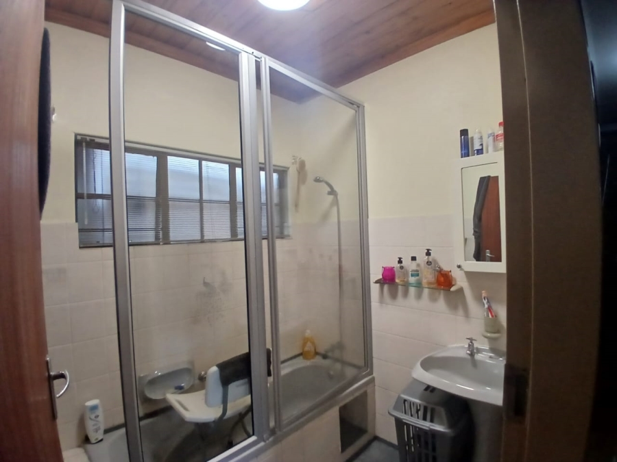 7 Bedroom Property for Sale in Theresa Park Gauteng