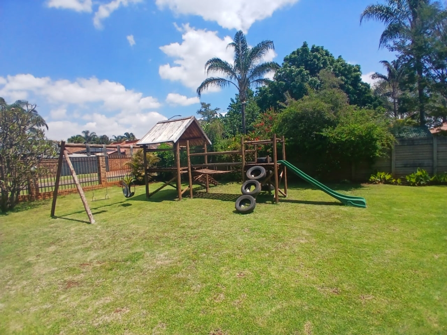 7 Bedroom Property for Sale in Theresa Park Gauteng