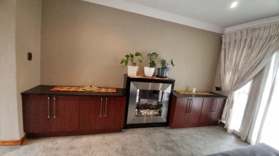 5 Bedroom Property for Sale in Brooklands Lifestyle Estate Gauteng