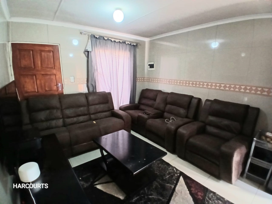 2 Bedroom Property for Sale in Mamelodi East Gauteng