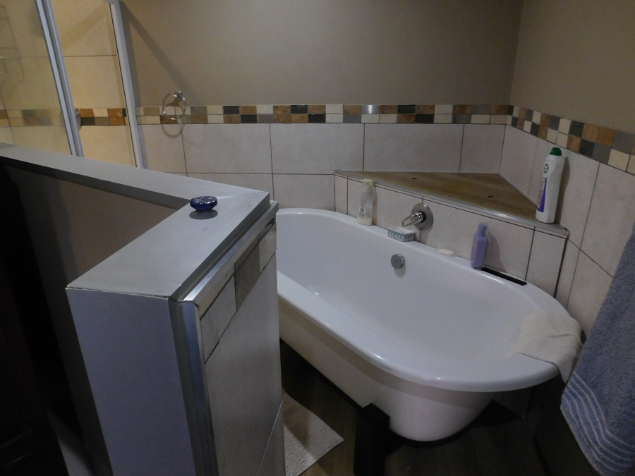 3 Bedroom Property for Sale in Kilner Park Gauteng