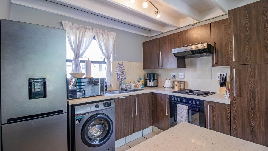 2 Bedroom Property for Sale in Pineslopes Gauteng