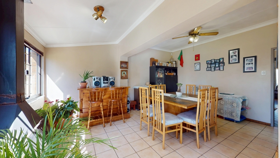 5 Bedroom Property for Sale in Ravenswood Gauteng