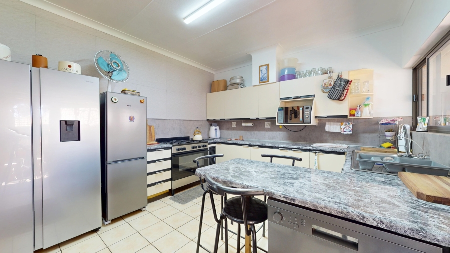 5 Bedroom Property for Sale in Ravenswood Gauteng
