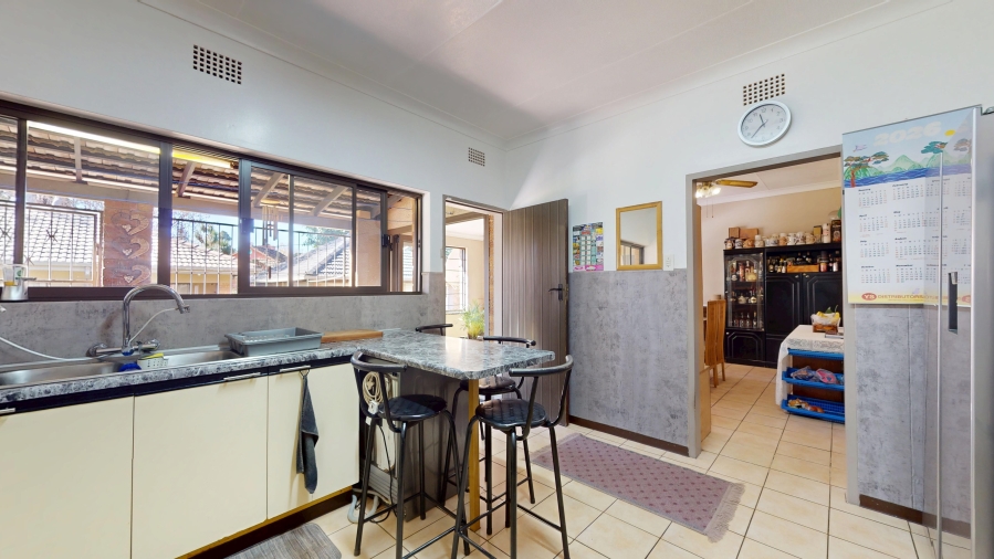 5 Bedroom Property for Sale in Ravenswood Gauteng