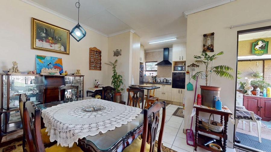 5 Bedroom Property for Sale in Ravenswood Gauteng