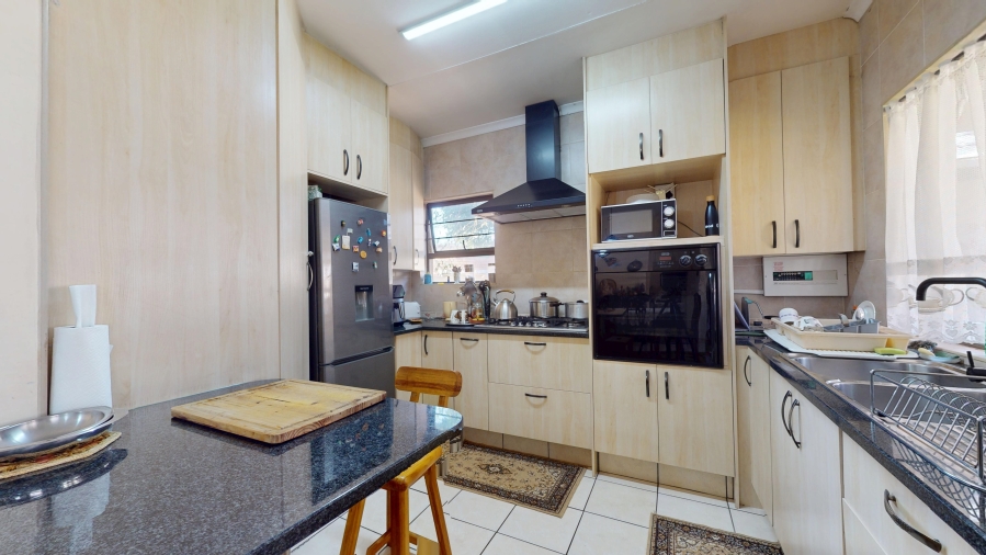 5 Bedroom Property for Sale in Ravenswood Gauteng