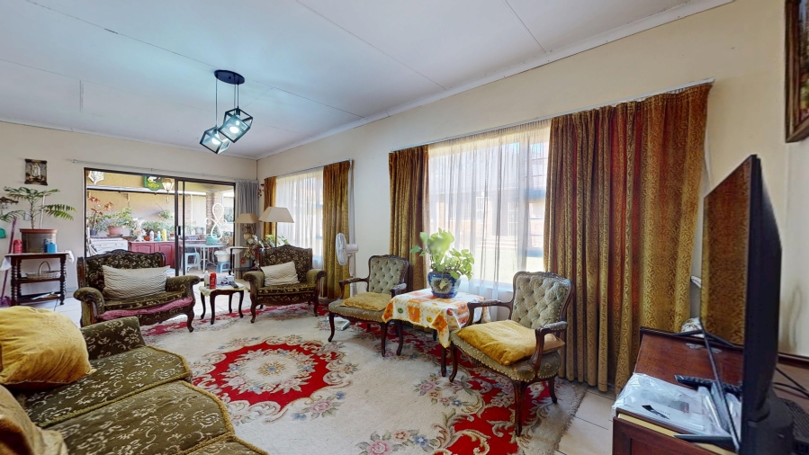 5 Bedroom Property for Sale in Ravenswood Gauteng