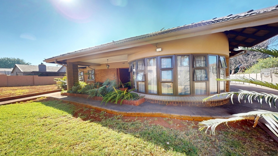 5 Bedroom Property for Sale in Ravenswood Gauteng