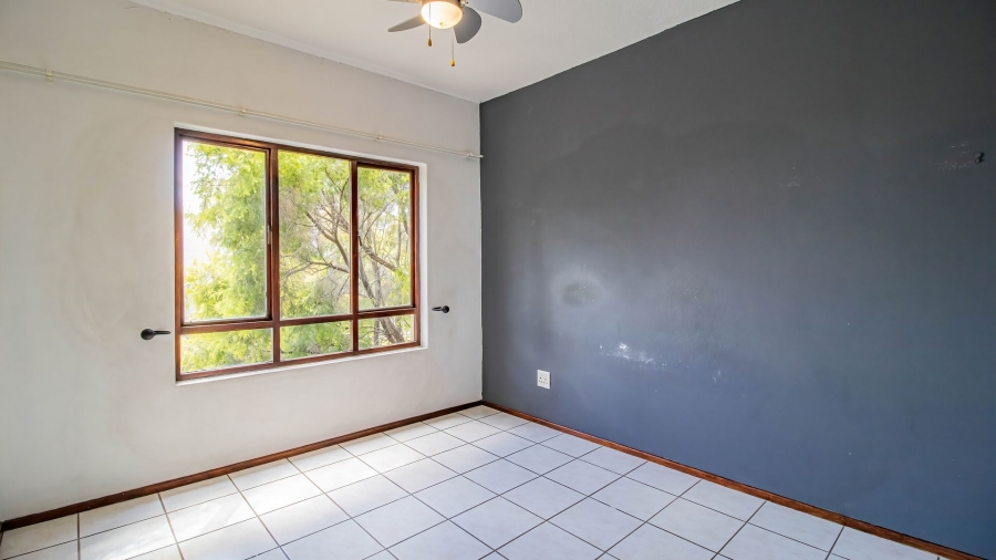 1 Bedroom Property for Sale in Pineslopes Gauteng