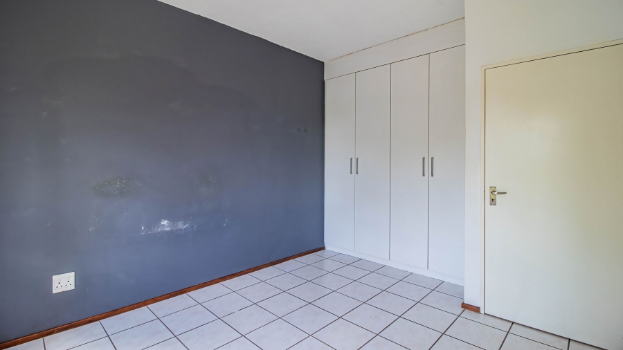 1 Bedroom Property for Sale in Pineslopes Gauteng