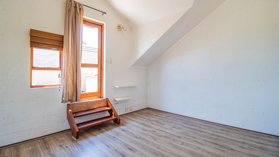 1 Bedroom Property for Sale in Pineslopes Gauteng