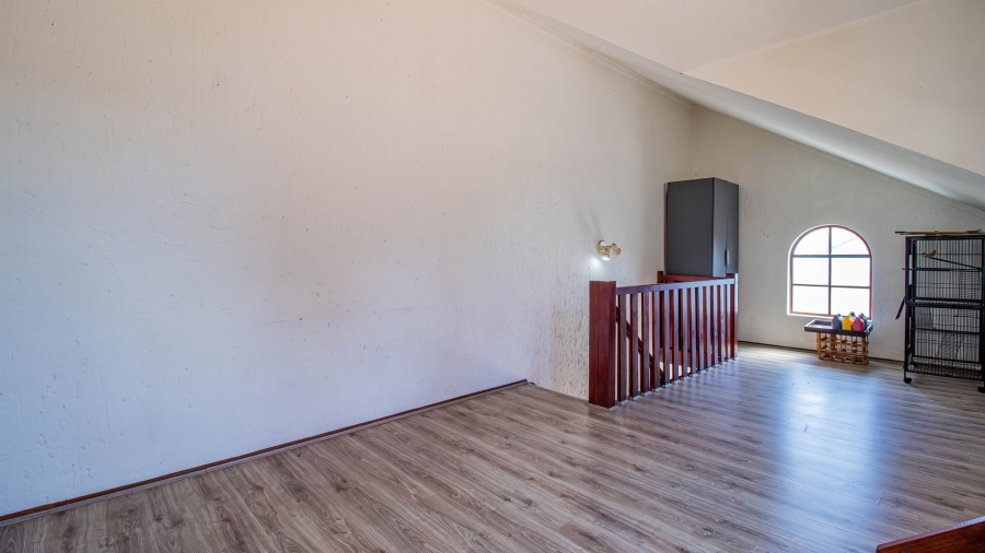 1 Bedroom Property for Sale in Pineslopes Gauteng