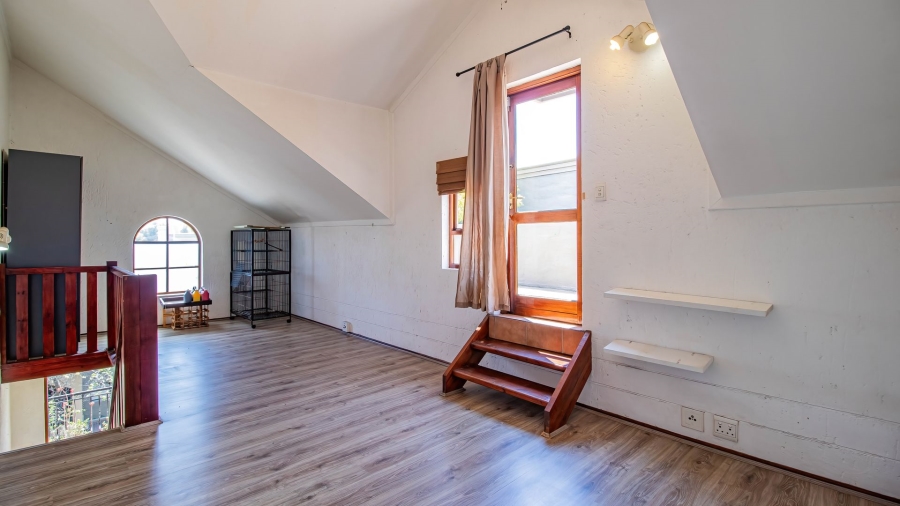 1 Bedroom Property for Sale in Pineslopes Gauteng