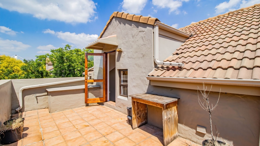 1 Bedroom Property for Sale in Pineslopes Gauteng