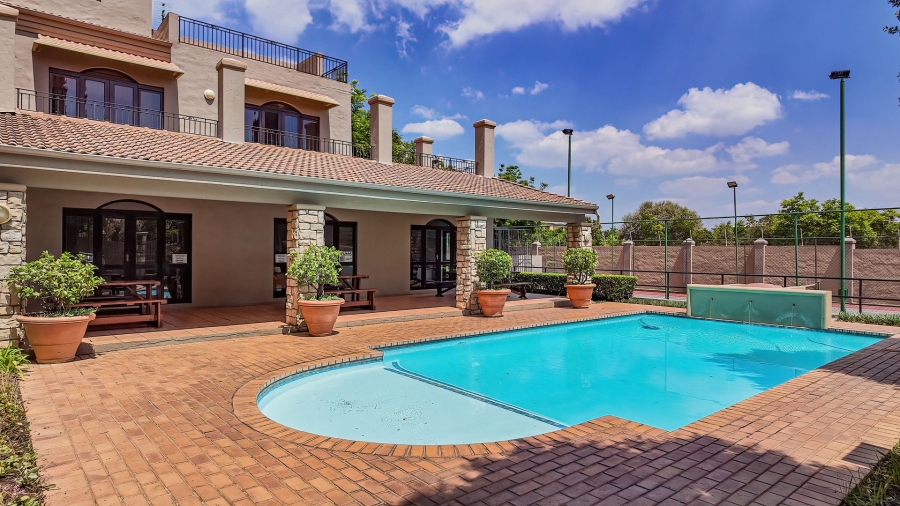 1 Bedroom Property for Sale in Pineslopes Gauteng