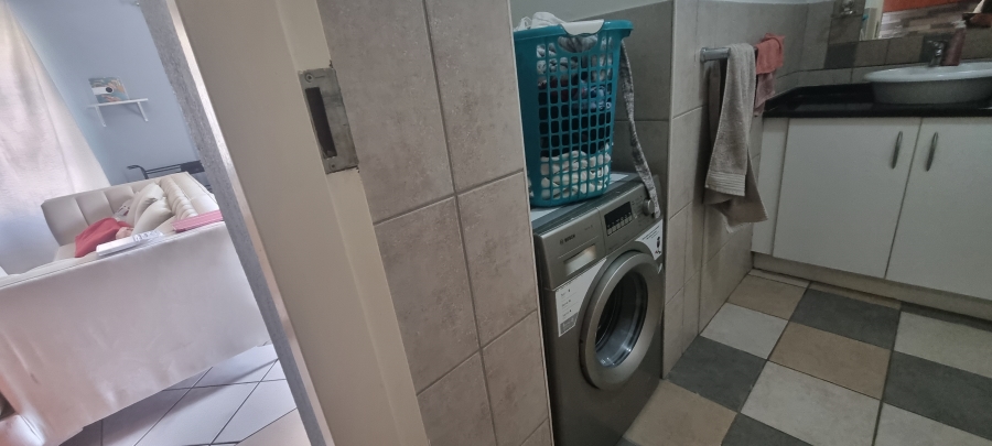 1 Bedroom Property for Sale in Hatfield Gauteng