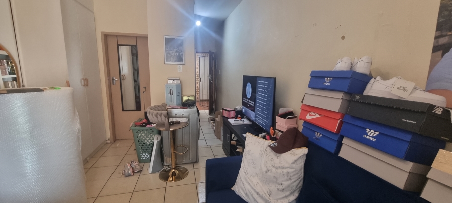 1 Bedroom Property for Sale in Hillcrest Gauteng