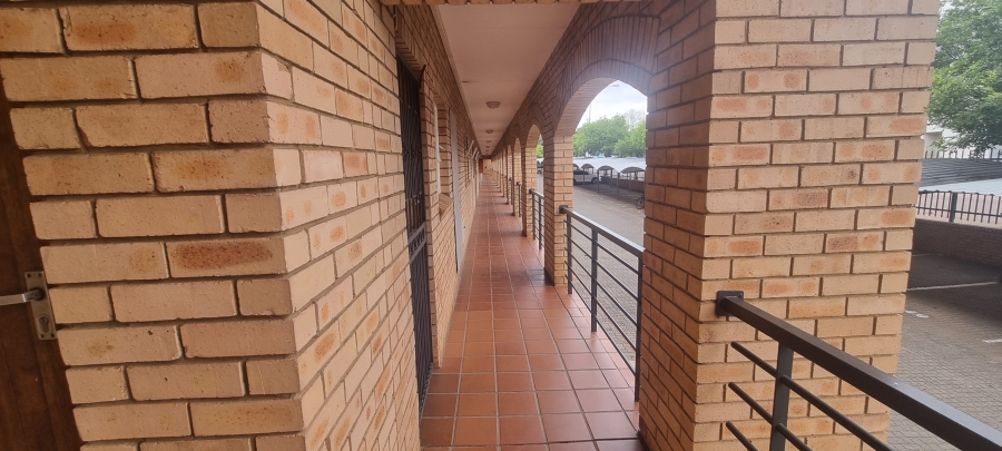 1 Bedroom Property for Sale in Hillcrest Gauteng