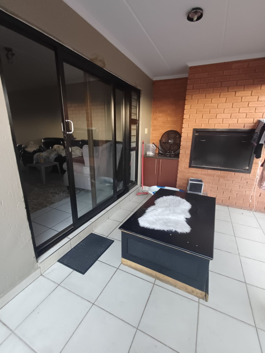To Let 2 Bedroom Property for Rent in Solheim Gauteng