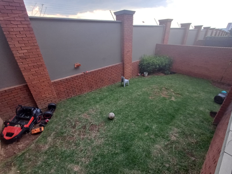 To Let 2 Bedroom Property for Rent in Solheim Gauteng