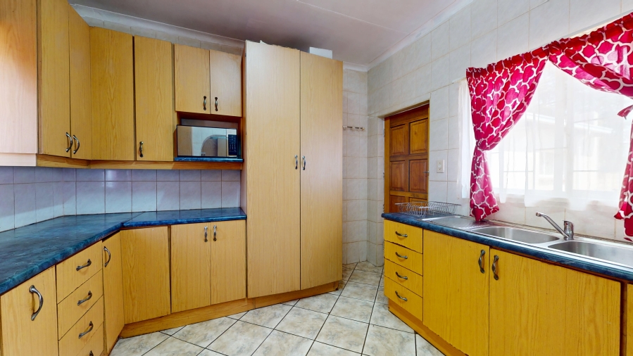 3 Bedroom Property for Sale in Rondebult Gauteng