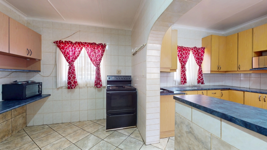 3 Bedroom Property for Sale in Rondebult Gauteng