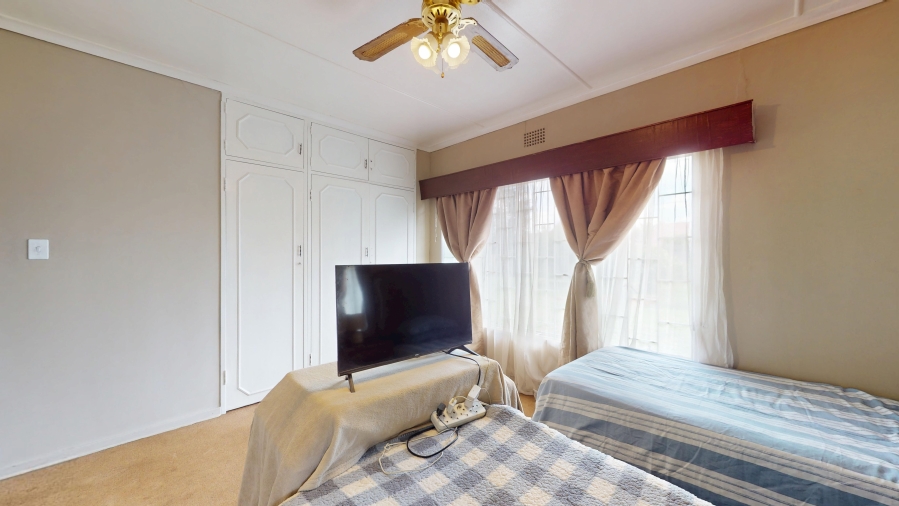 3 Bedroom Property for Sale in Rondebult Gauteng