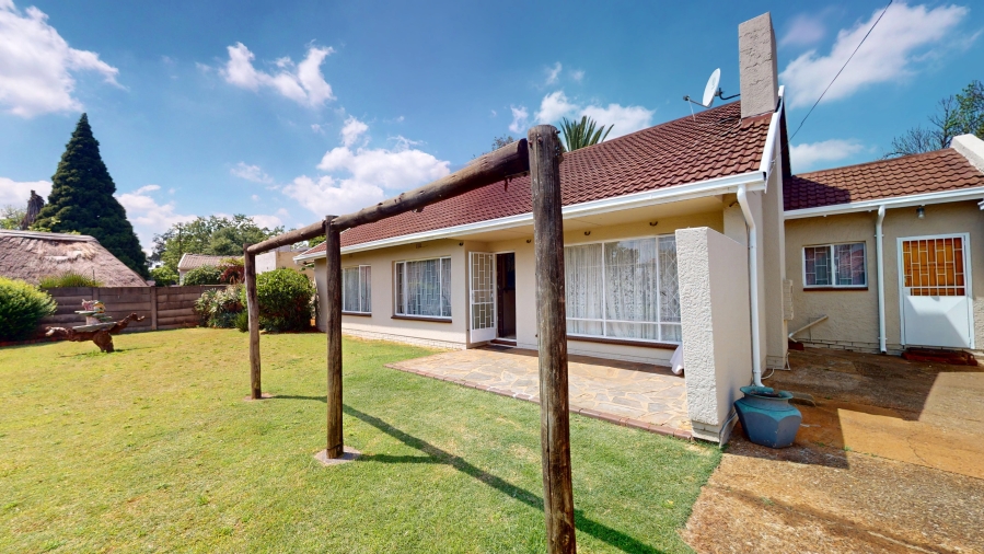 3 Bedroom Property for Sale in Rondebult Gauteng