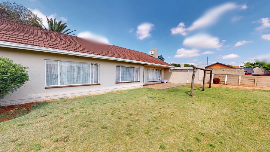 3 Bedroom Property for Sale in Rondebult Gauteng