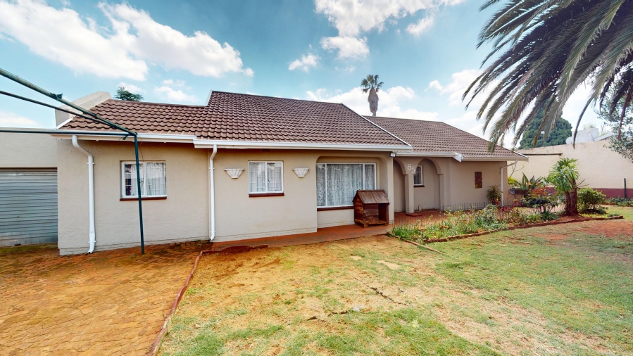 3 Bedroom Property for Sale in Rondebult Gauteng