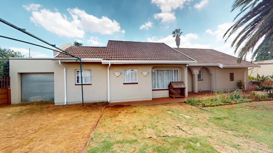 3 Bedroom Property for Sale in Rondebult Gauteng